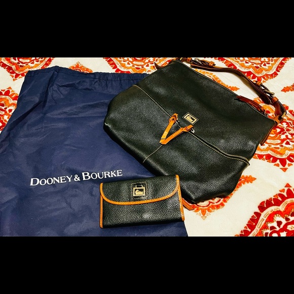 Dooney and Bourke - Picture 5 of 5